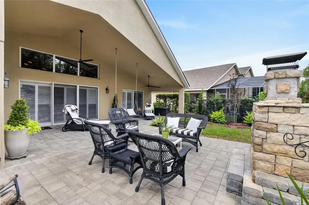 16525 Bridgewalk Drive Lithia FL 33547