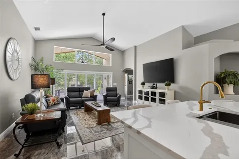 16525 Bridgewalk Drive Lithia FL 33547