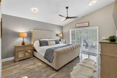 16525 Bridgewalk Drive Lithia FL 33547