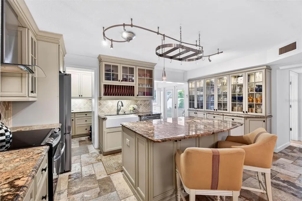 1065 Eden Isle Boulevard NE St Petersburg FL 33704