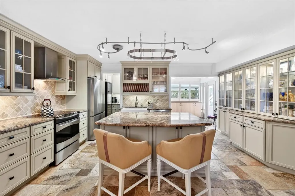 1065 Eden Isle Boulevard NE St Petersburg FL 33704