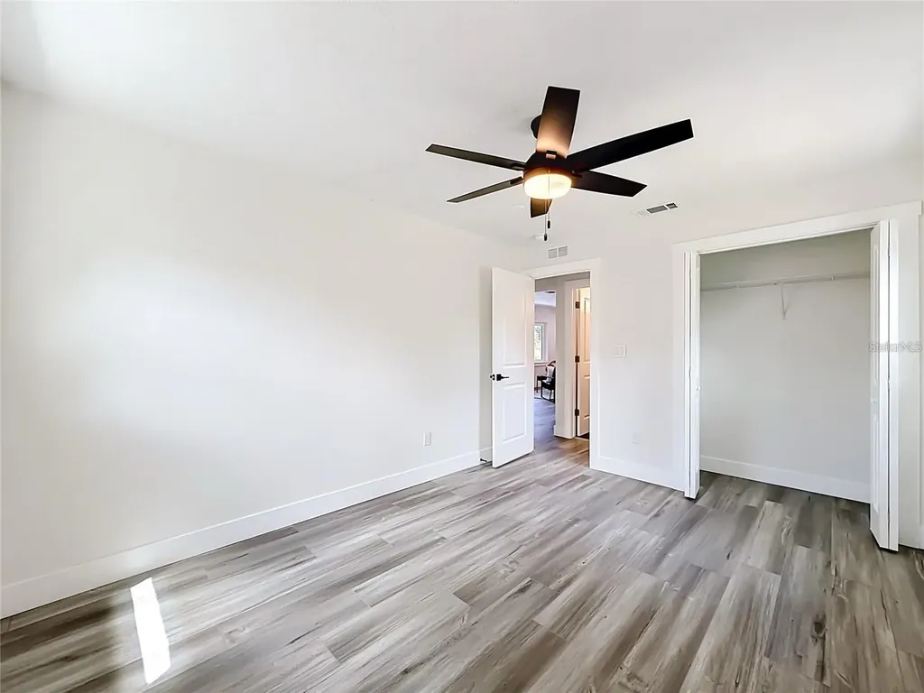 2335 Murilla Way S St Petersburg FL 33712