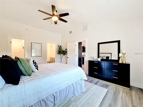 2335 Murilla Way S St Petersburg FL 33712