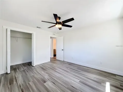 2335 Murilla Way S St Petersburg FL 33712