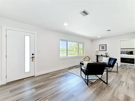 2335 Murilla Way S St Petersburg FL 33712