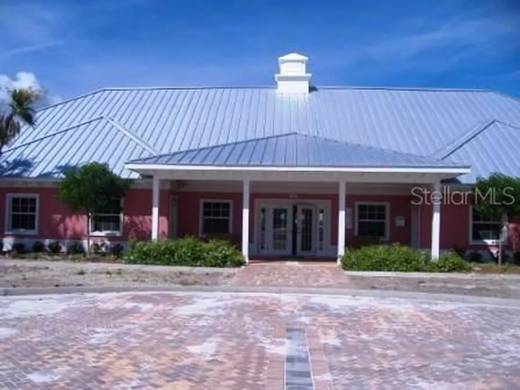 184 Pompano Drive SE St Petersburg FL 33705