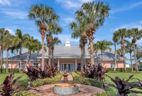 184 Pompano Drive SE St Petersburg FL 33705