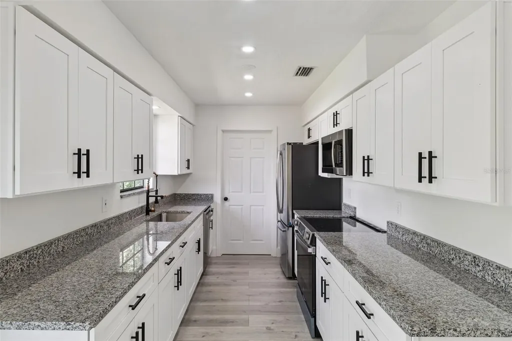682 De Groodt Road SW Palm Bay FL 32908