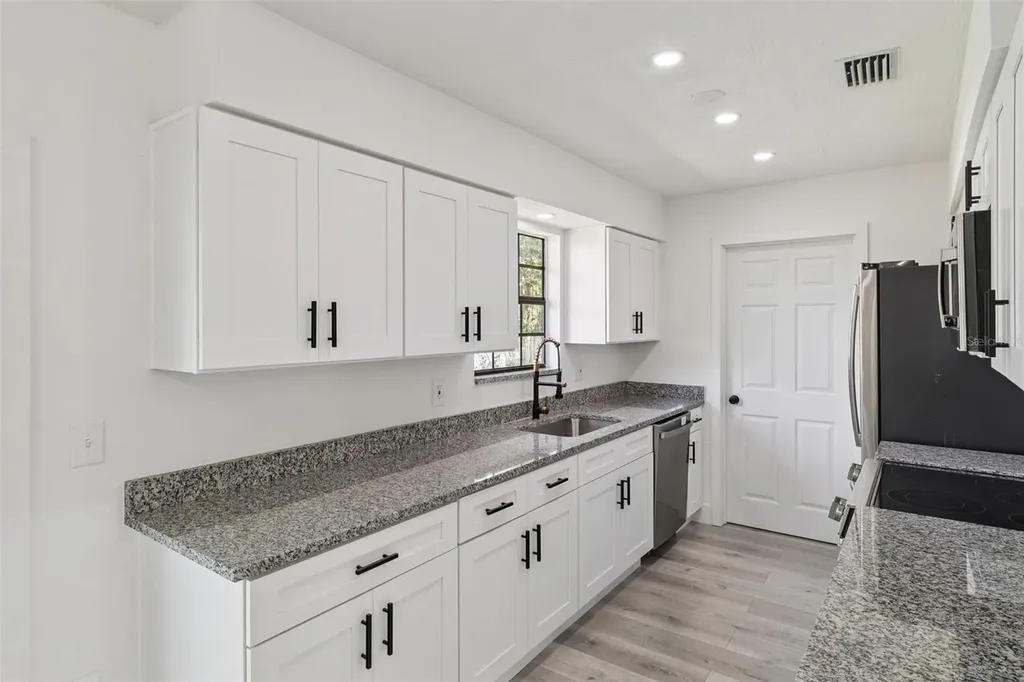 682 De Groodt Road SW Palm Bay FL 32908