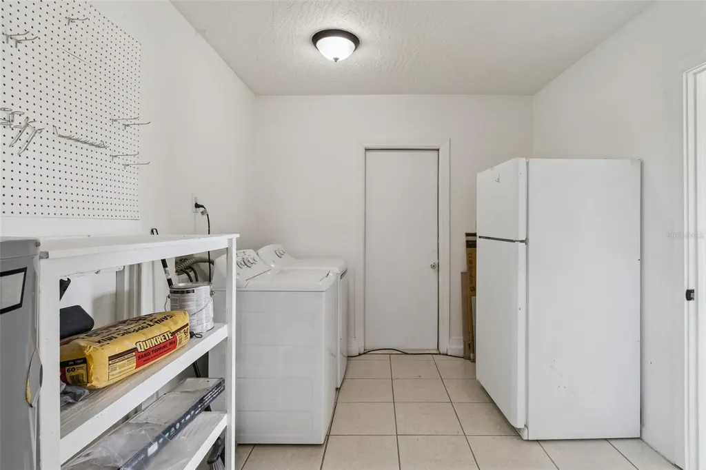 682 De Groodt Road SW Palm Bay FL 32908