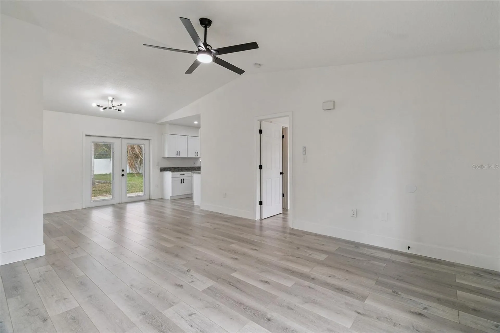 682 De Groodt Road SW Palm Bay FL 32908