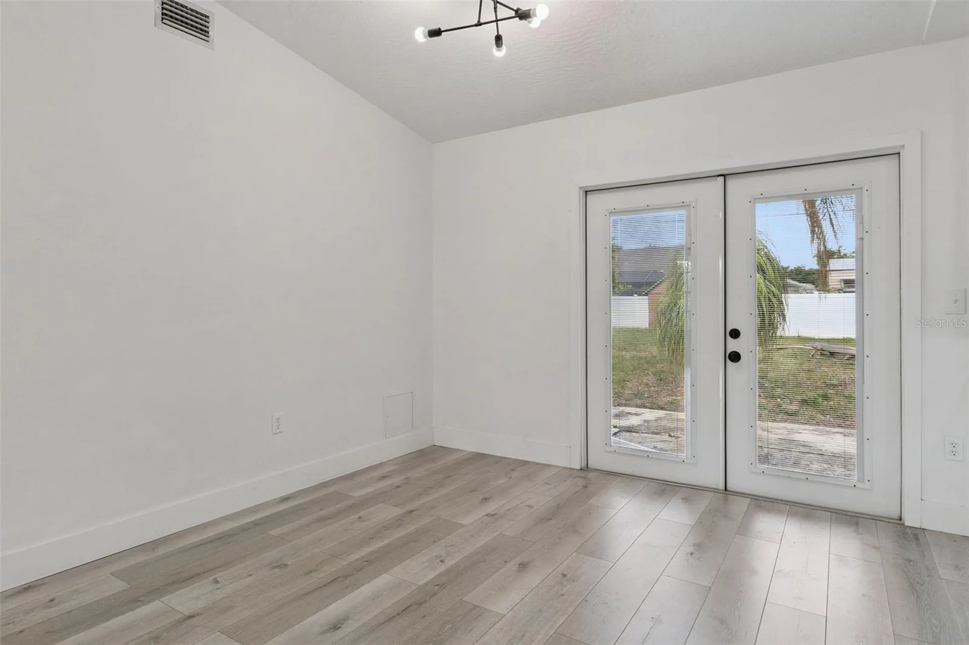 682 De Groodt Road SW Palm Bay FL 32908