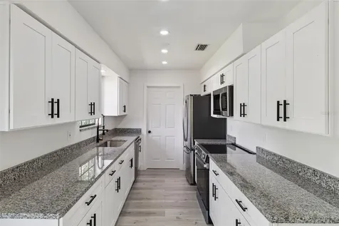 682 De Groodt Road SW Palm Bay FL 32908