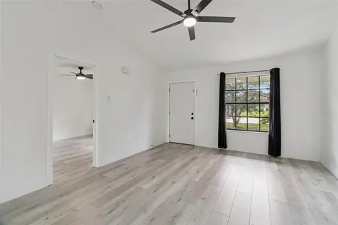 682 De Groodt Road SW Palm Bay FL 32908