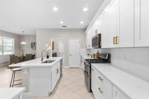 7938 Hampton Lake Drive Tampa FL 33647