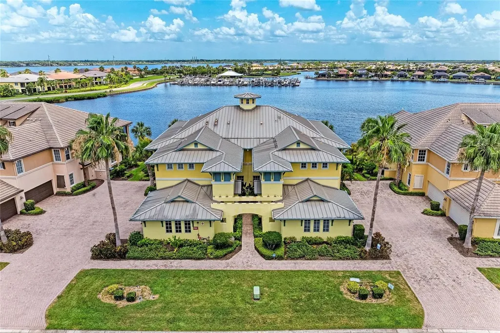 1121 Riverscape Street Bradenton FL 34208