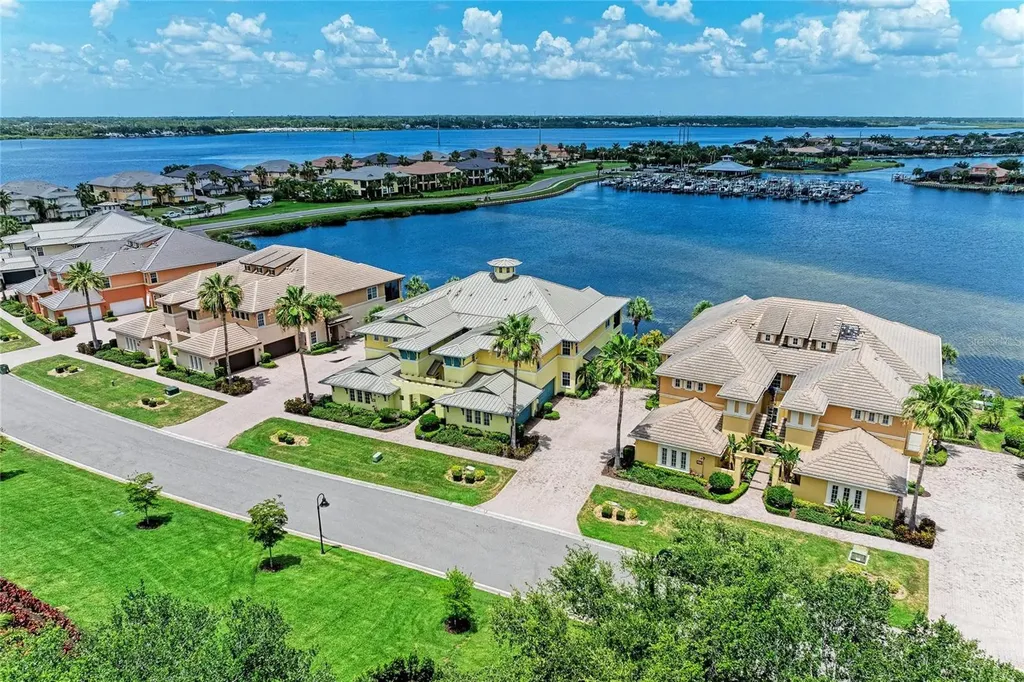 1121 Riverscape Street Bradenton FL 34208
