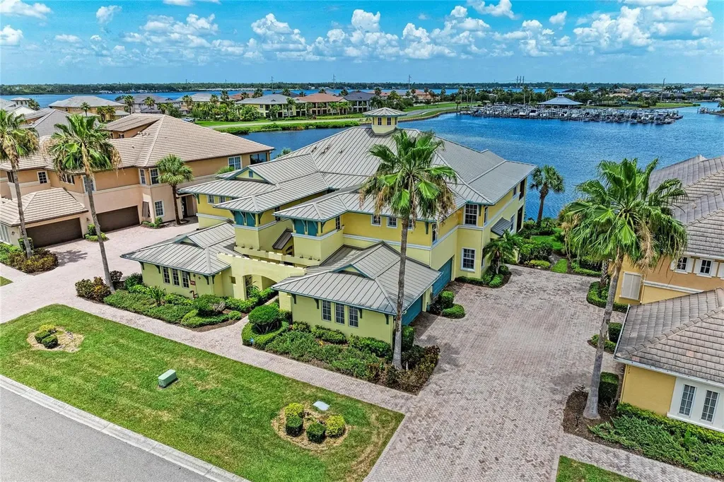 1121 Riverscape Street Bradenton FL 34208