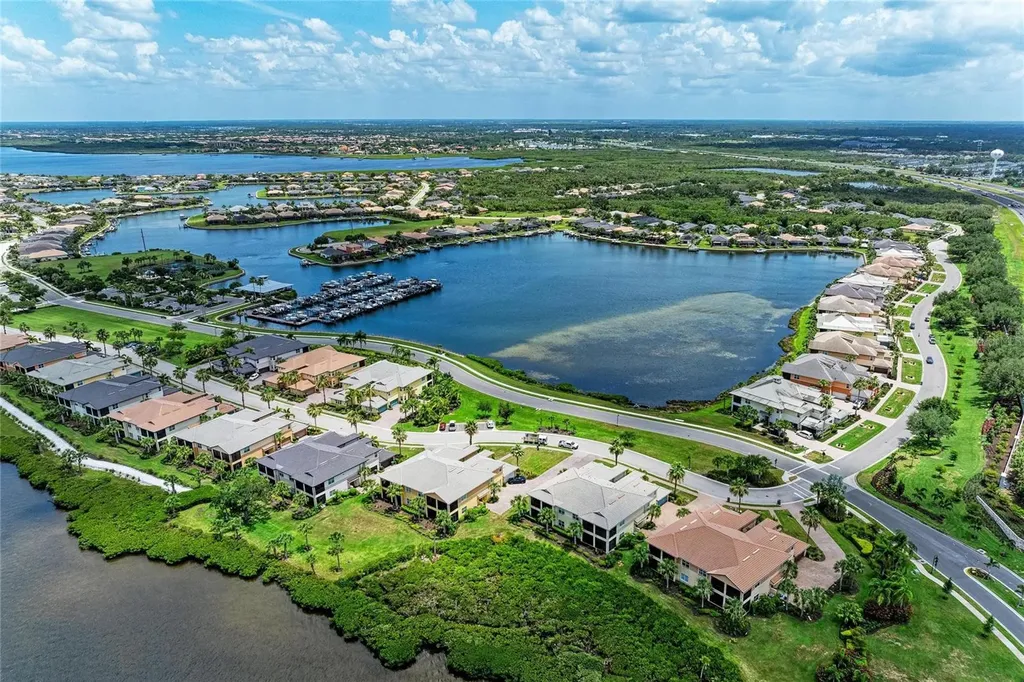 1121 Riverscape Street Bradenton FL 34208