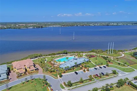 1121 Riverscape Street Bradenton FL 34208