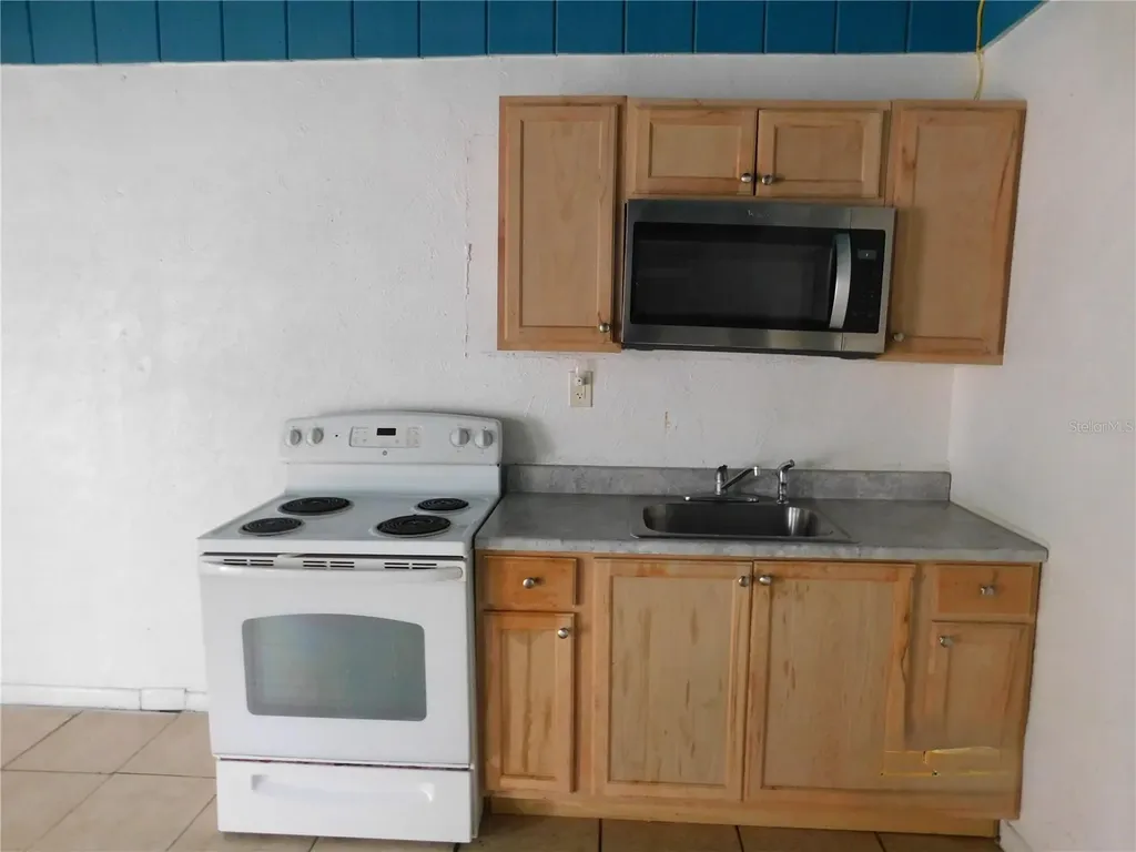 913 E 122nd Avenue Tampa FL 33612
