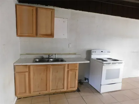 913 E 122nd Avenue Tampa FL 33612