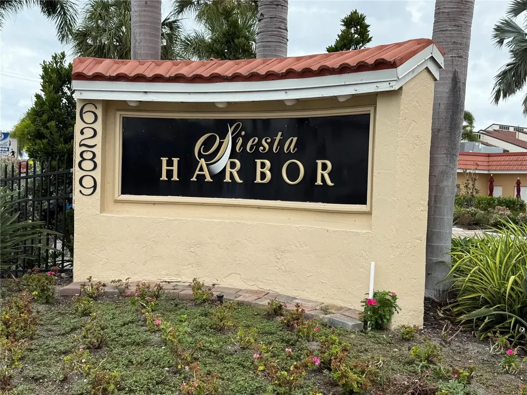 1250 N Portofino Drive Sarasota FL 34242