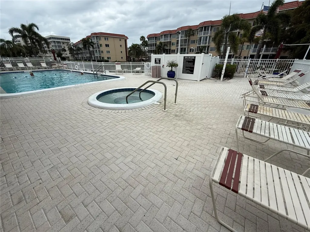 1250 N Portofino Drive Sarasota FL 34242