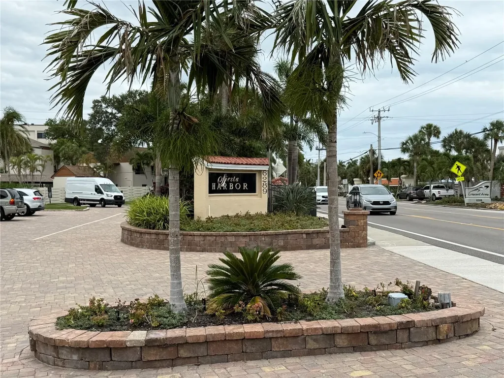 1250 N Portofino Drive Sarasota FL 34242