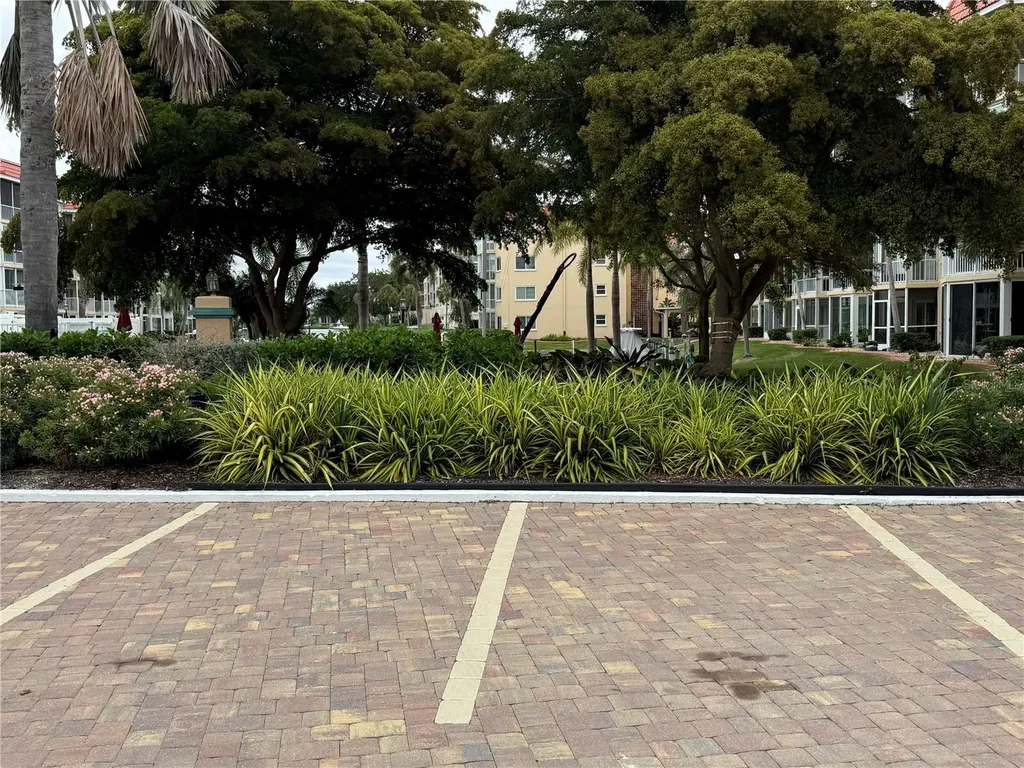 1250 N Portofino Drive Sarasota FL 34242
