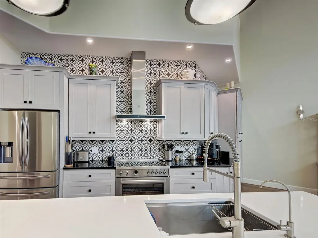 5026 Hanging Moss Lane Sarasota FL 34238