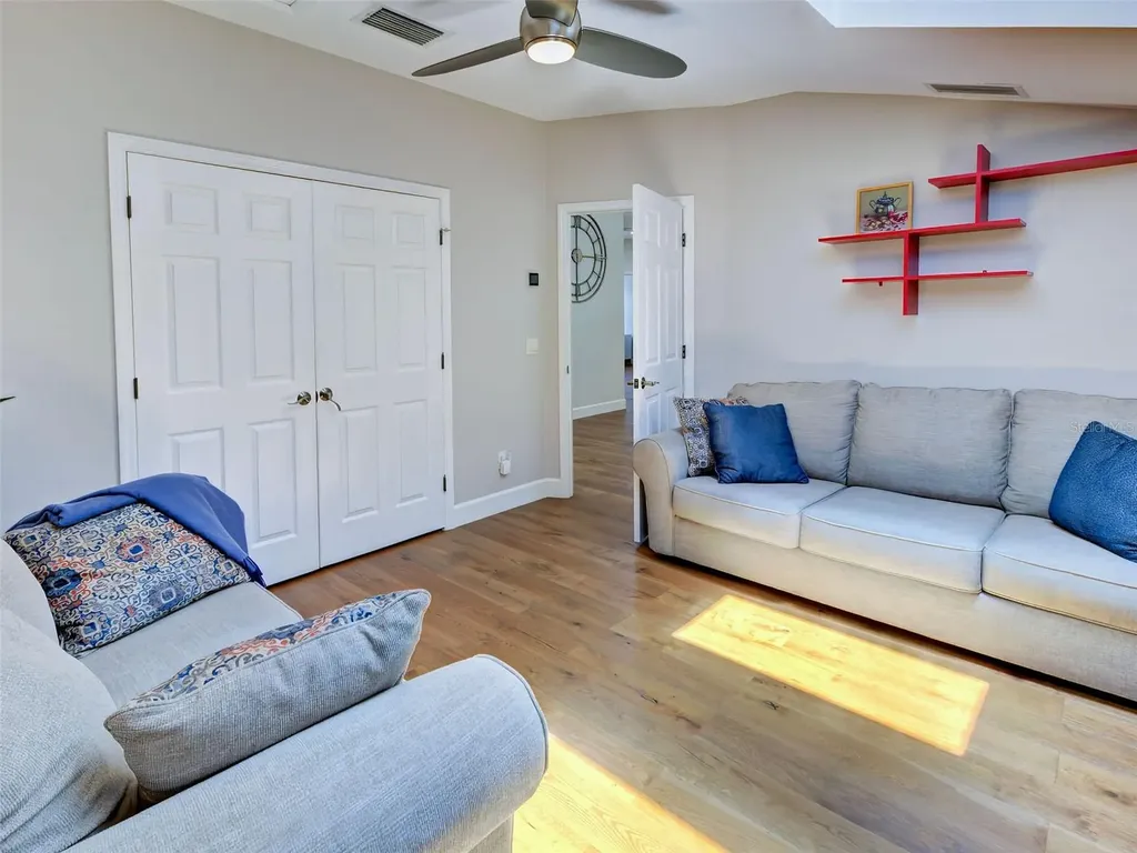 5026 Hanging Moss Lane Sarasota FL 34238