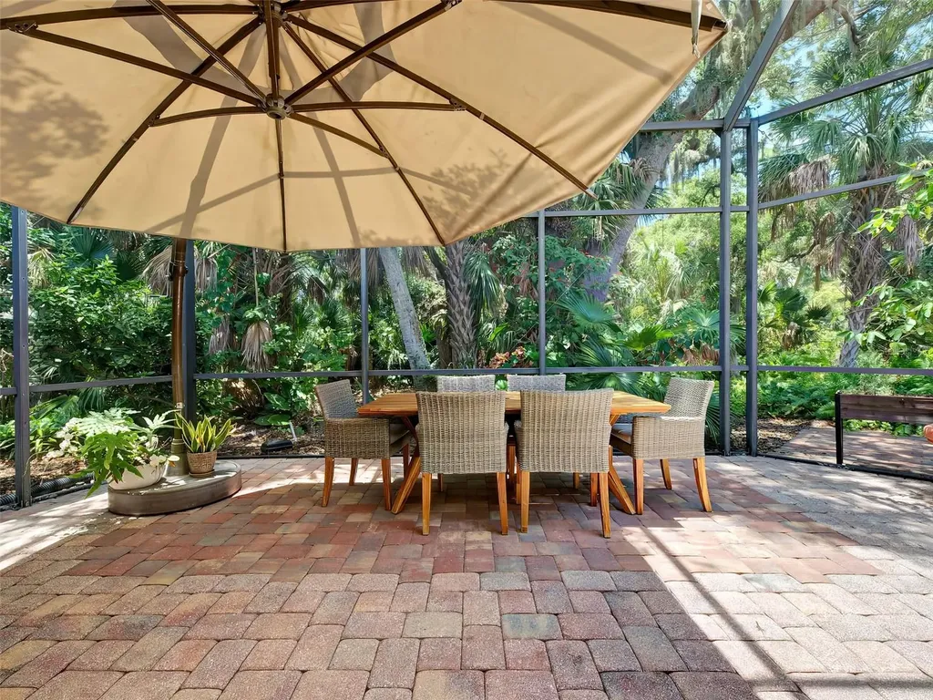 5026 Hanging Moss Lane Sarasota FL 34238