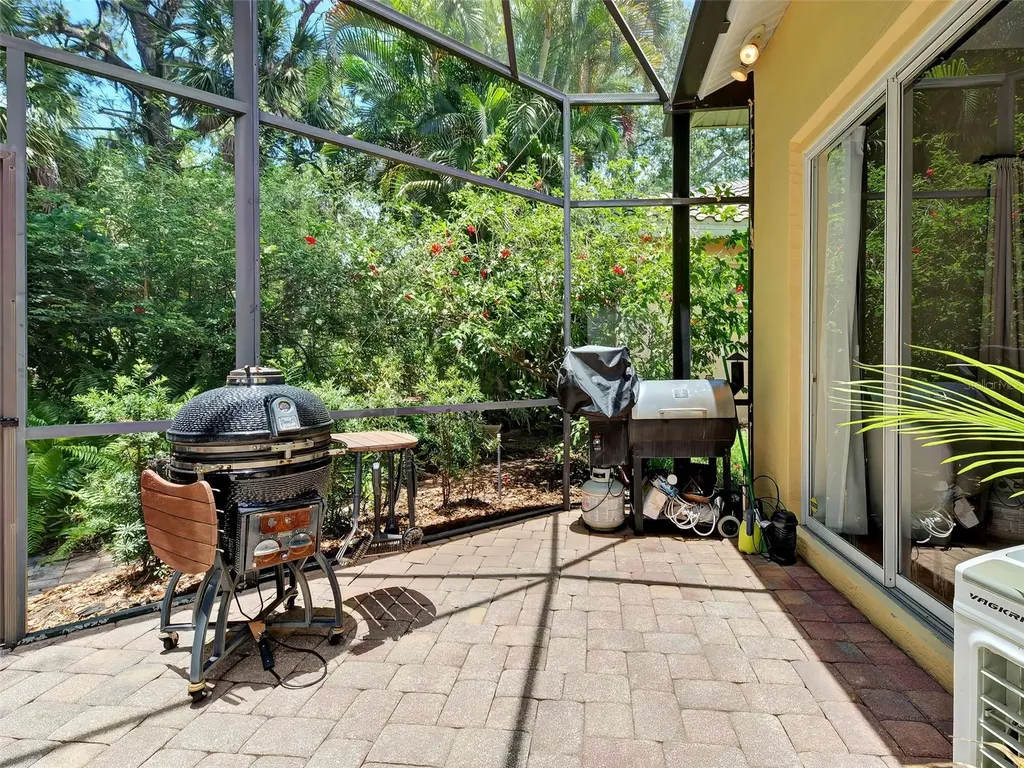 5026 Hanging Moss Lane Sarasota FL 34238