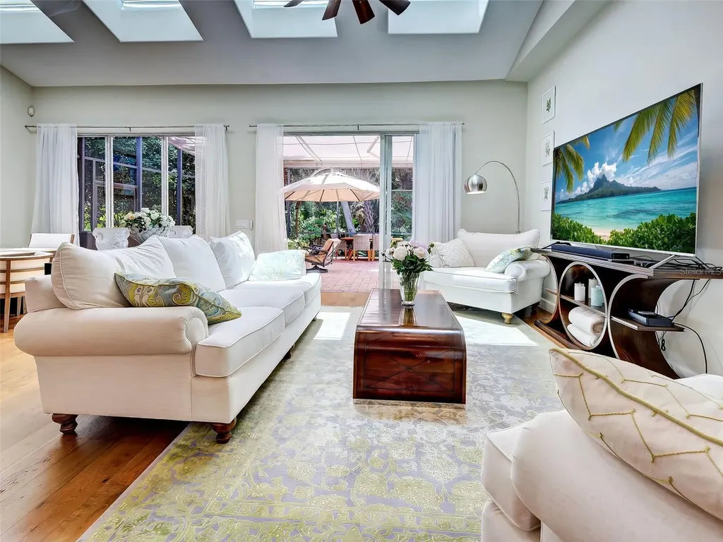 5026 Hanging Moss Lane Sarasota FL 34238