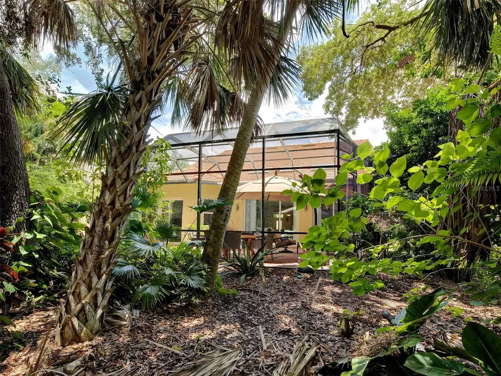 5026 Hanging Moss Lane Sarasota FL 34238