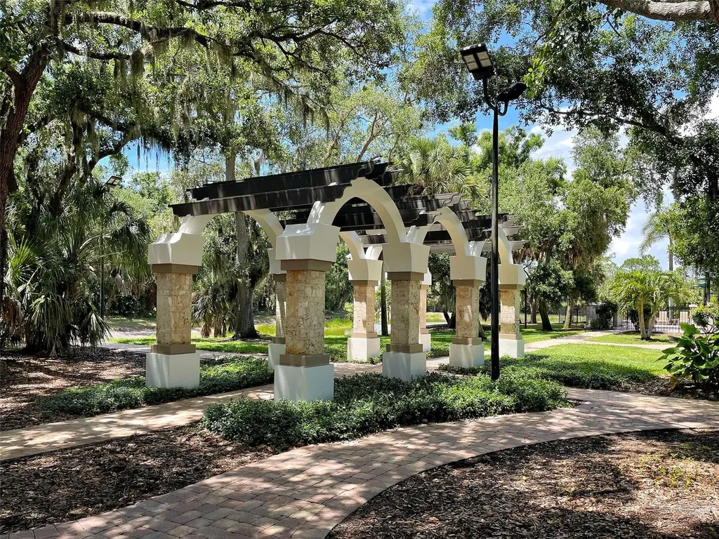 5026 Hanging Moss Lane Sarasota FL 34238
