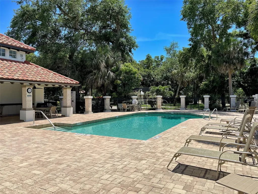5026 Hanging Moss Lane Sarasota FL 34238