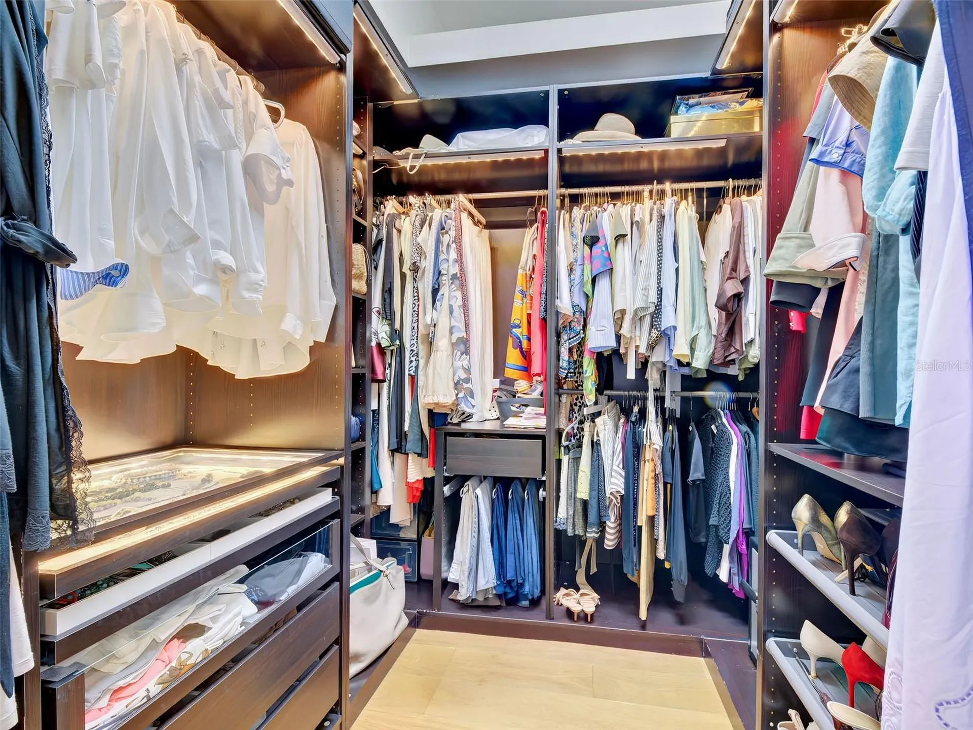 5026 Hanging Moss Lane Sarasota FL 34238
