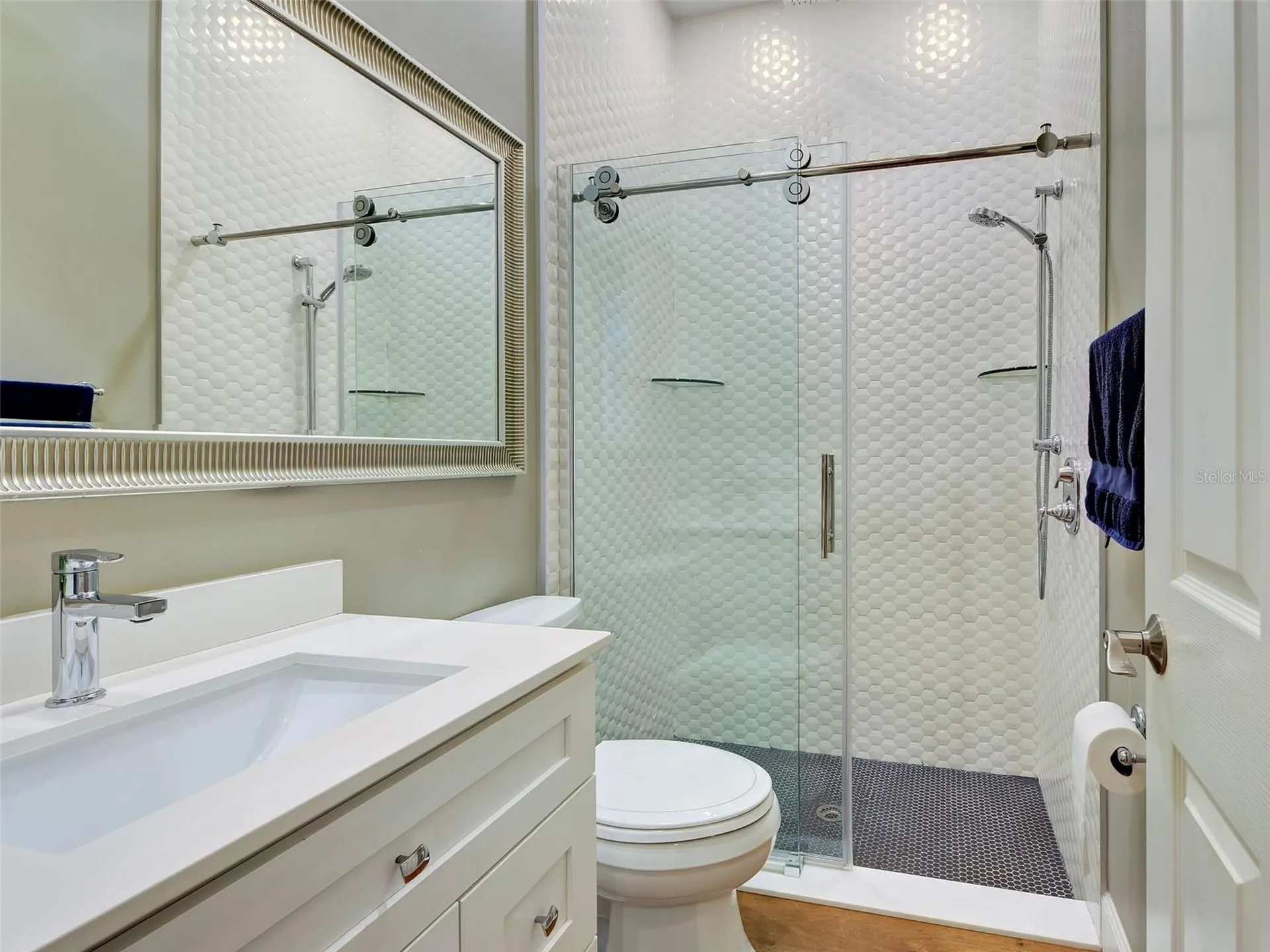 5026 Hanging Moss Lane Sarasota FL 34238