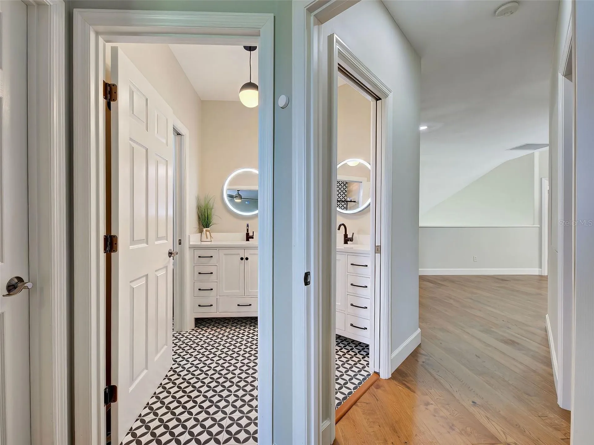 5026 Hanging Moss Lane Sarasota FL 34238