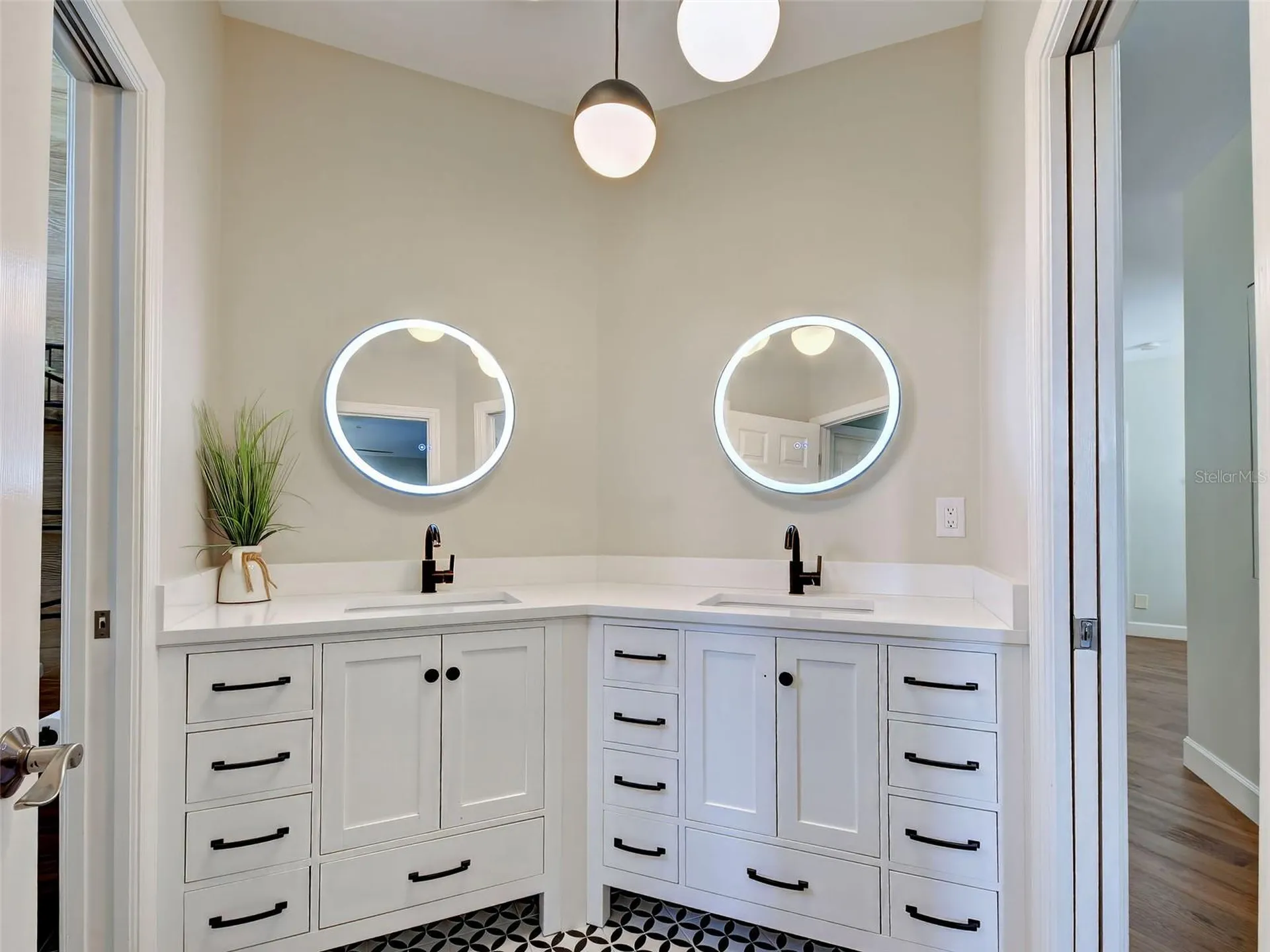 5026 Hanging Moss Lane Sarasota FL 34238
