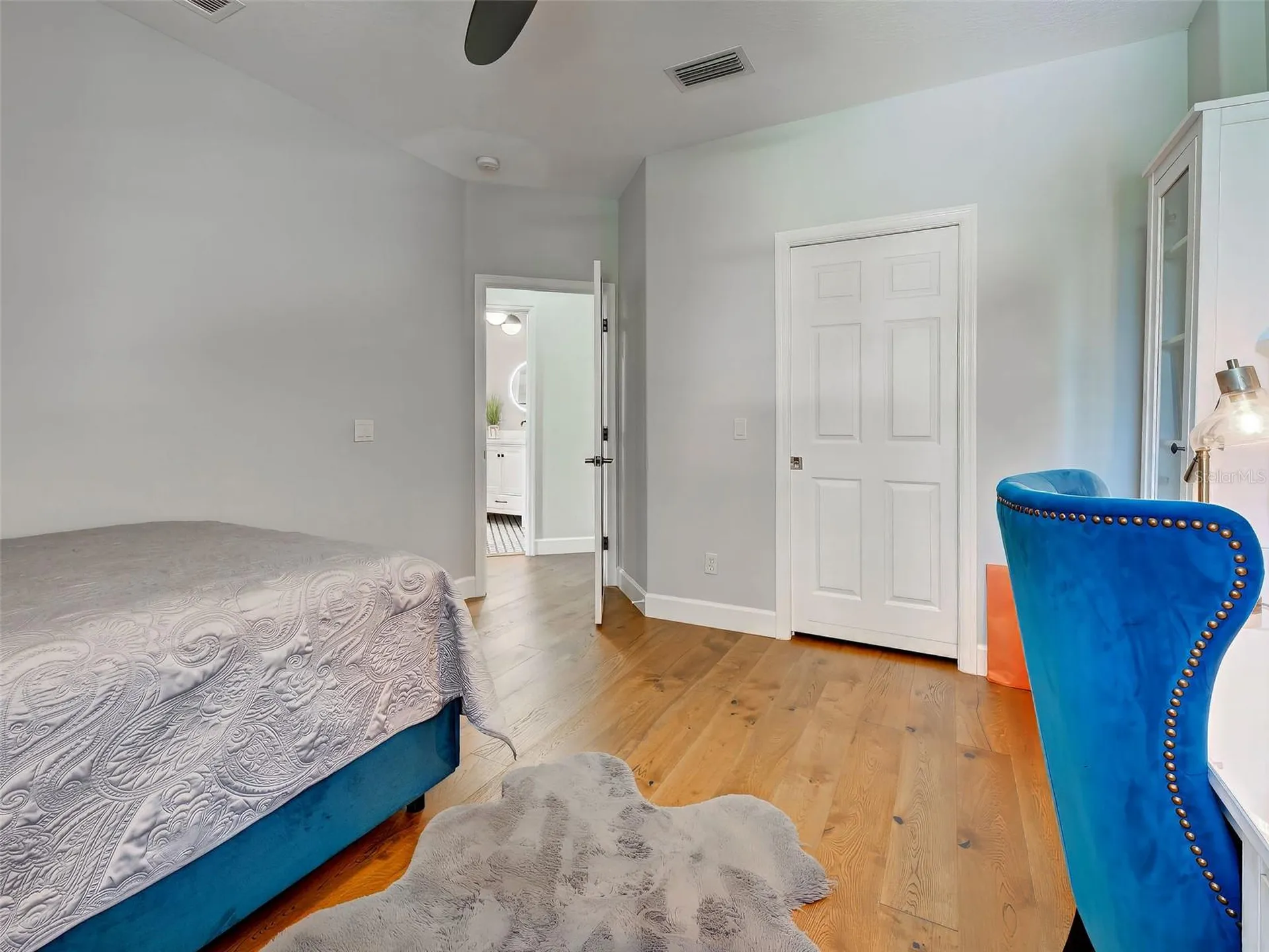 5026 Hanging Moss Lane Sarasota FL 34238