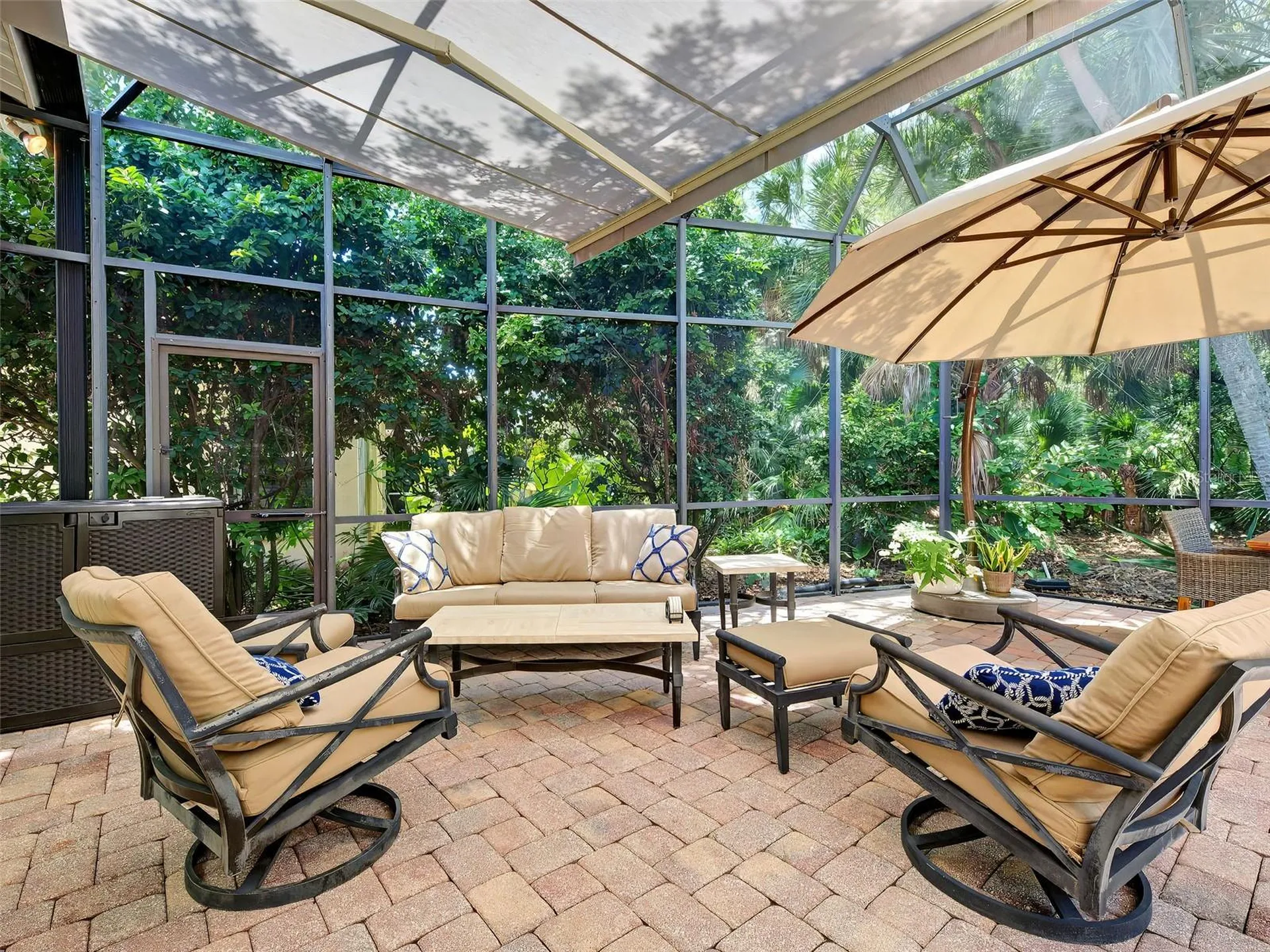 5026 Hanging Moss Lane Sarasota FL 34238