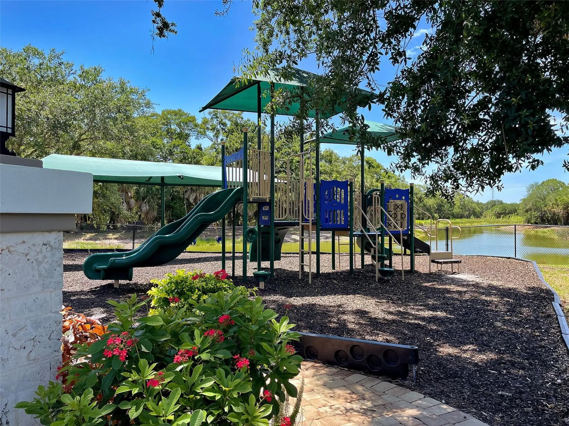 5026 Hanging Moss Lane Sarasota FL 34238