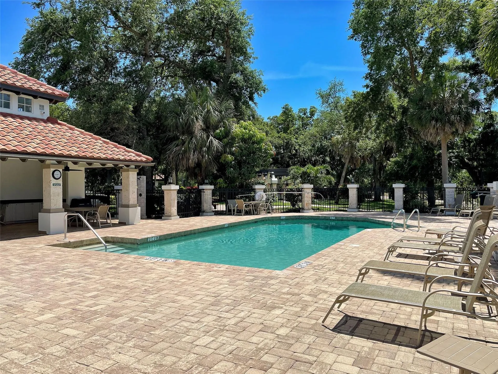 5026 Hanging Moss Lane Sarasota FL 34238