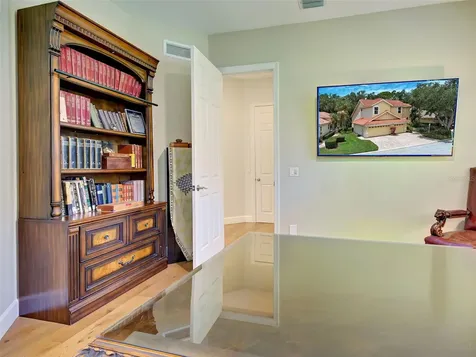 5026 Hanging Moss Lane Sarasota FL 34238