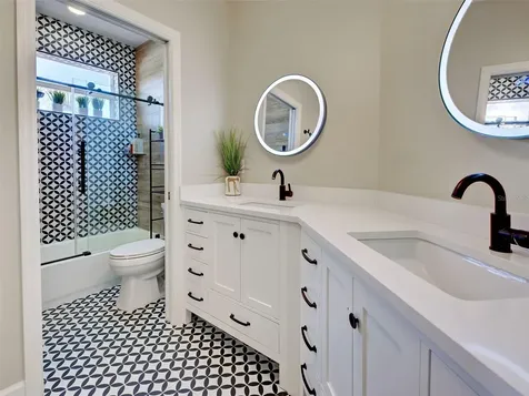 5026 Hanging Moss Lane Sarasota FL 34238