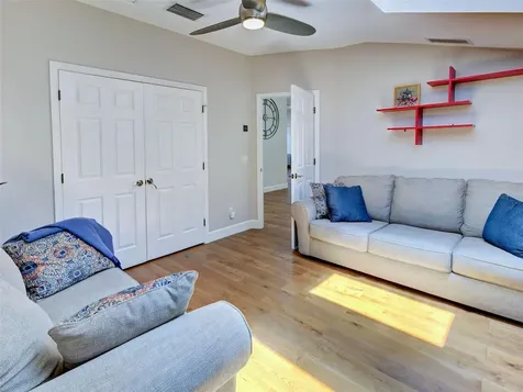 5026 Hanging Moss Lane Sarasota FL 34238