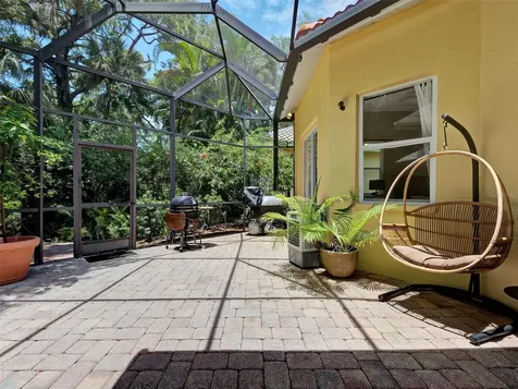 5026 Hanging Moss Lane Sarasota FL 34238